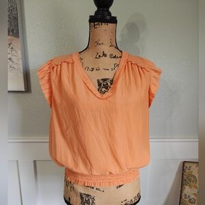 Evereve Orange Peach V-Neck Women's Top with smocked waist